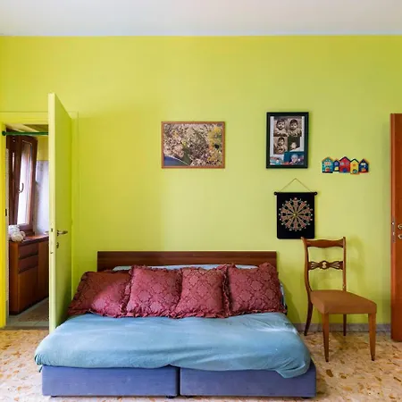 Fine Art House *