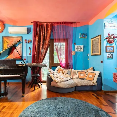 Fine Art House